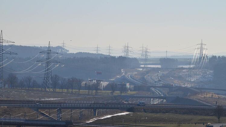 Die Region ist schon genug mit Infrastrukturprojekten belastet, finden Bürger und Politiker und wehren sich gegen weitere Stromtrassen-Pläne.CT-Archiv, Rainer Lutz