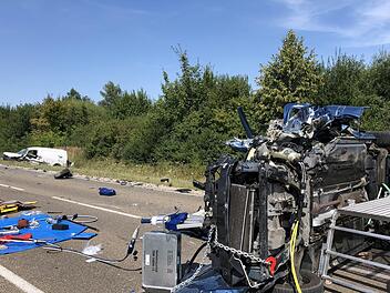 Bei einem Verkehrsunfall im Landkreis Ansbach ist eine Frau lebensgef&auml;hrlich verletzt worden. Fotos: News 5/ Goppelt