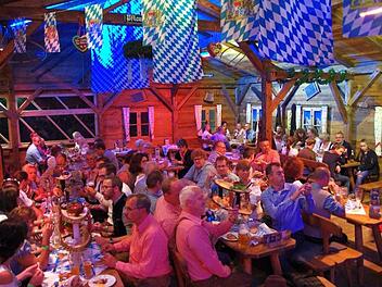 Eröffnung der "Oktoberfest-Hütte" an der Reitanlage der Oberen Saline.  Klaus Werner