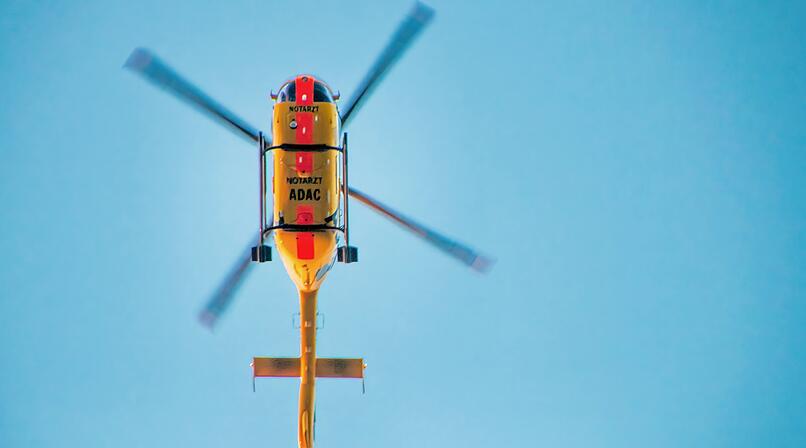 Motorradfahrer kommt mit Hubschrauber ins Krankenhaus - schwer verletzt