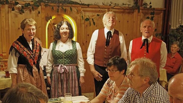 nd die Egloffsteiner Burgspatzen geben auch Kostproben ihrer Kunst zum Besten