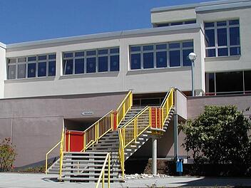 Die FOS am Rennsteig blickt in eine ungewisse Zukunft. Ein zweites Gespräch darüber, wie es mit der Bildungsstätte weitergehen soll, ist für 6. März anberaumt. Foto: Archiv