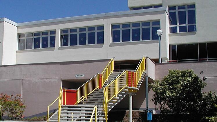 Die FOS am Rennsteig blickt in eine ungewisse Zukunft. Ein zweites Gespräch darüber, wie es mit der Bildungsstätte weitergehen soll, ist für 6. März anberaumt. Foto: Archiv