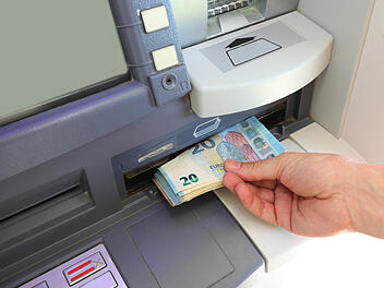 Cash Trapping erkennen: Sicherheit am Geldautomaten