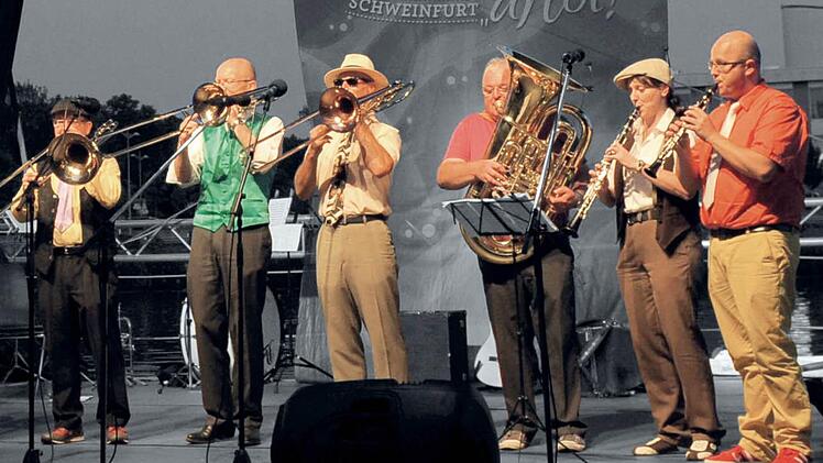Die HerzensBlecher spielen zum Auftakt des Bühnenreigens am 28. Juli, 20 Uhr, in Schloss Geyerswörth. Foto: HerzensBlecher