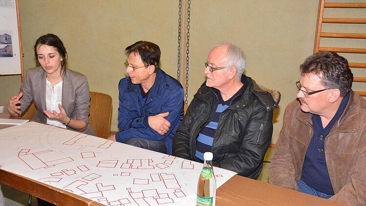 Architekt Dag Schröder und sein Team erläuterten die bisherigen Arbeitsschritte.