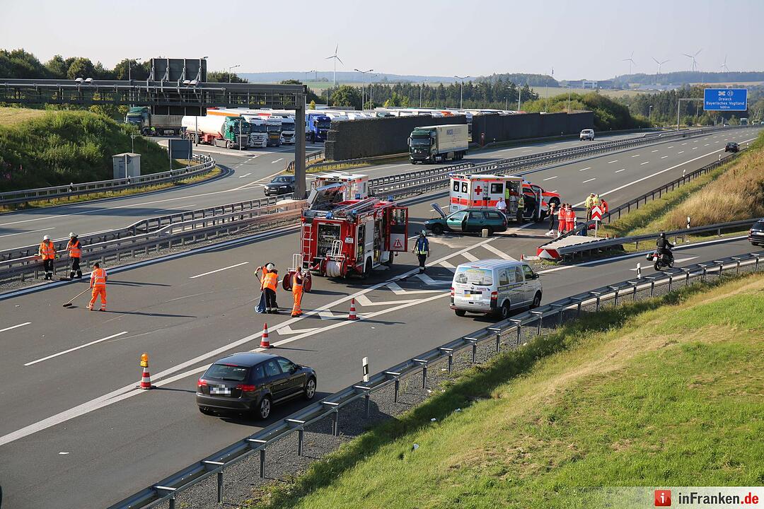 Drei Verletzte nach Unfall auf der A9 bei Leupoldsgruen