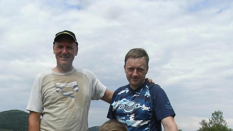 Drei Jungs und zwei Väter: Aus Hambach bei Schweinfurt extra angereist waren: Wolfgang Faulhaber und Torsten Danz (hinten) sowie Linus (von links), Christopher und Cedric. Foto: Joachim Rübel