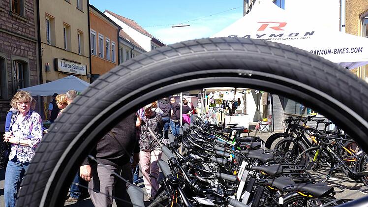 E-Bikes fanden großes Interesse. Foto: Gerd Schaar