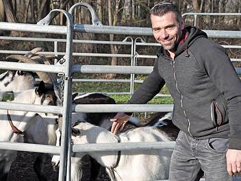 Zirkuschef André Lauenburger schlägt mit seinem Zirkus seit 13 Jahren sein Winterquartier in Wonfurt auf.  Foto: Martin Schweiger