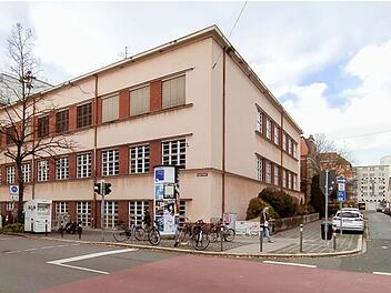 Nürnberg: Berufsschule B14 bekommt Dach- und Fassadensanierung