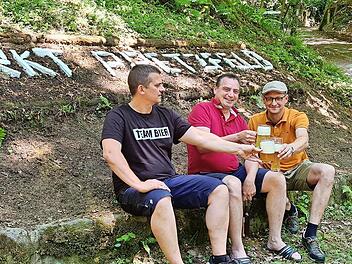 Die Organisatoren freuen sich auf ein harmonisches Kirschenfest in Pretzfeld: Festwirt Mike Schmitt, Edelbrenner Johannes Haas und Bürgermeister Steffen Lipfert.