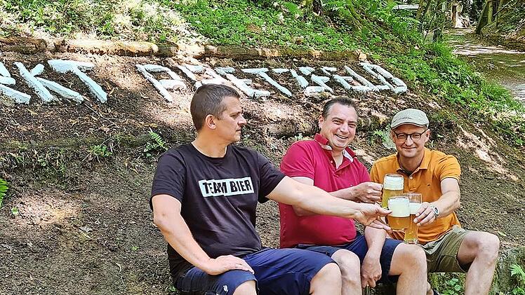 Die Organisatoren freuen sich auf ein harmonisches Kirschenfest in Pretzfeld: Festwirt Mike Schmitt, Edelbrenner Johannes Haas und Bürgermeister Steffen Lipfert.