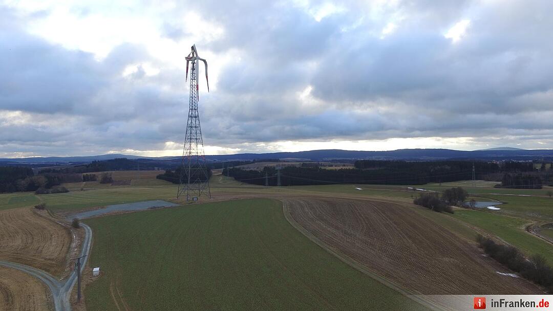 Unwetter über Franken - Böe knickt Rotorblatt ab
