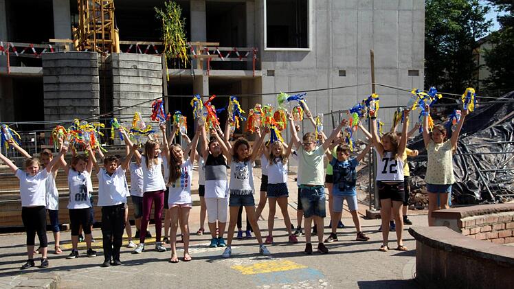 Am Erweiterungsbau der Carl-Platz-Schule wurde Richtfest gefeiert.  Foto: Richard Sänger