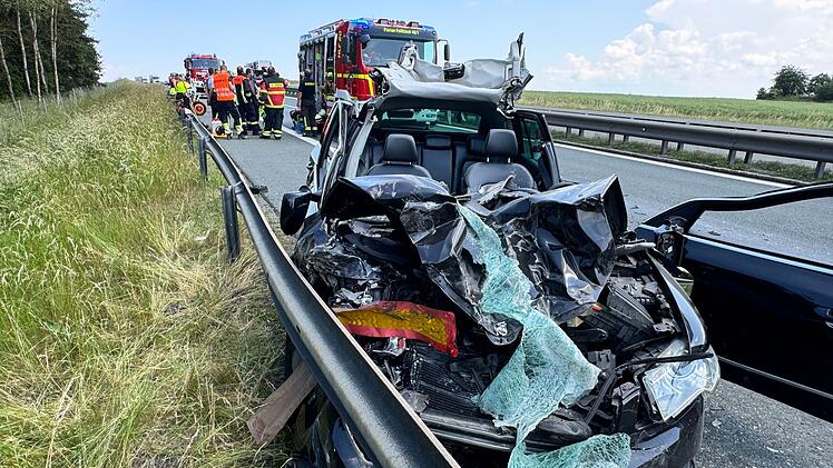 Tote bei schwerem Auffahrunfall auf A72 bei Hof