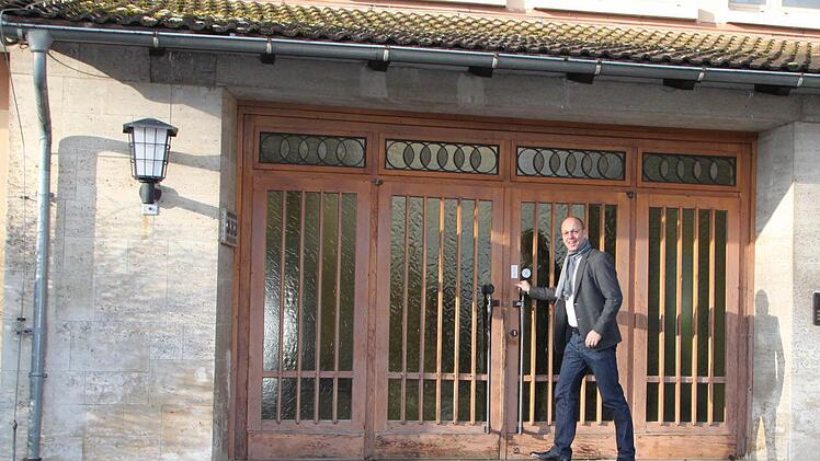 Kleinhenz möchte, dass die Kinder und Jugendlichen wieder im Ort in die Schule gehen können.