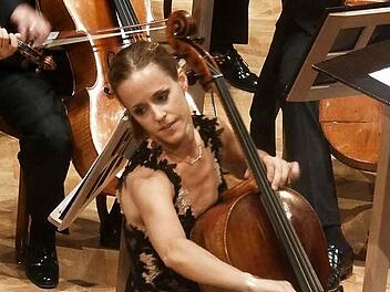 Nur noch Restkarten gibt es für das Eröffnungskonzert des 30. "Kissinger Sommer" mit Sol Gabetta. Der Vorverkauf für das Festival läuft gut.  Foto: Ahnert/Archiv
