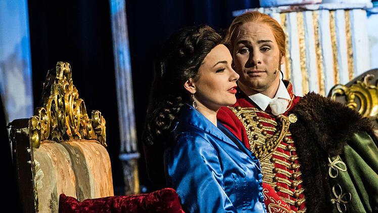 Die Aufführung des Musicals "Sissi" im Kongresshaus Rosengarten beschert dem Coburger Publikum ein Wiedersehen mit Claus J. Frankl als Darsteller und Regisseur.