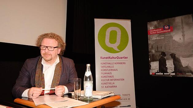 Michael Bader vom K&uuml;nstlerhaus ist Hausherr beim 22. Filmfestival T&uuml;rkei-Deutschland in N&uuml;rnberg. Foto: Nikolas Pelke