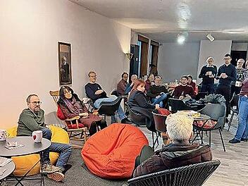 Das &bdquo;Caf&eacute; Rot&ldquo; wurde im ehemaligen Plattenladen Bongartz in der Hauptstra&szlig;e 56 in Erlangen eingerichtet.