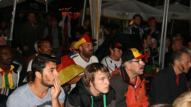 Public Viewing beim Stadtfest auf dem Anger in Münnerstadt Foto: Paul Ziegler