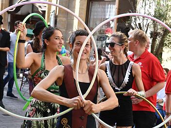 Gute Laune war Trumpf bei der Künstlerparade zur Eröffnung von "Bamberg zaubert". Foto: Ronald Rinklef