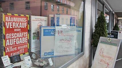 Mit dem Elektronikladen von Brigitte Schlederer verschwindet ein weiteres Traditionsgeschäft in der Höchstadter Hauptstraße. Foto: Andreas Dorsch