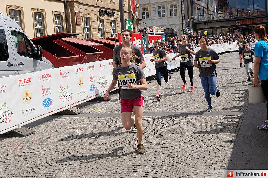 Weltkulturerbelauf 2017 in Bamberg: Der Zieleinlauf am Maxplatz