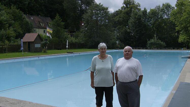 Rosi Heinisch und Hans Körber im Gräfenberger Freibad