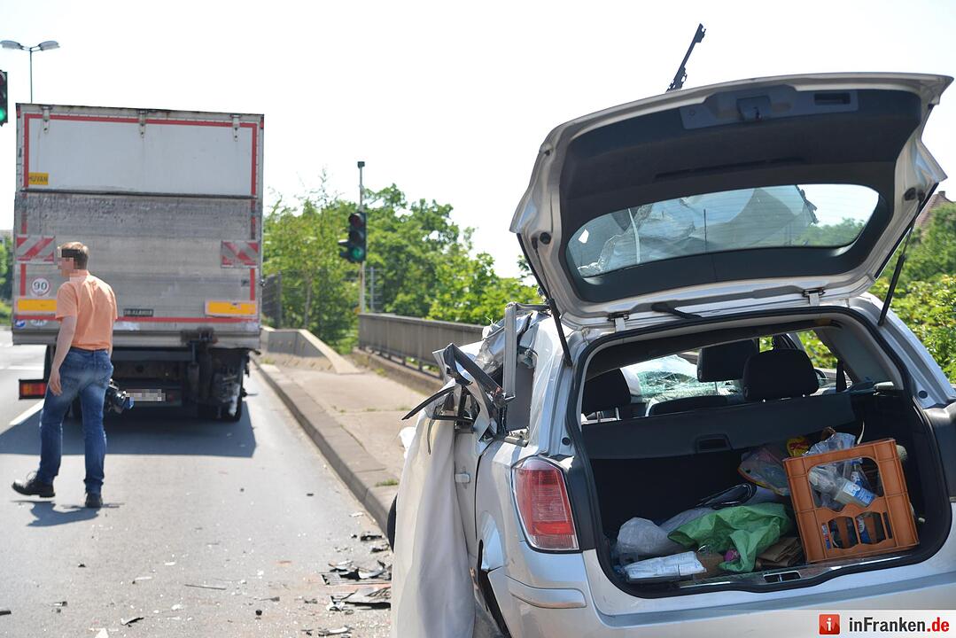 Autofahrer stirbt bei Unfall in Würzburg