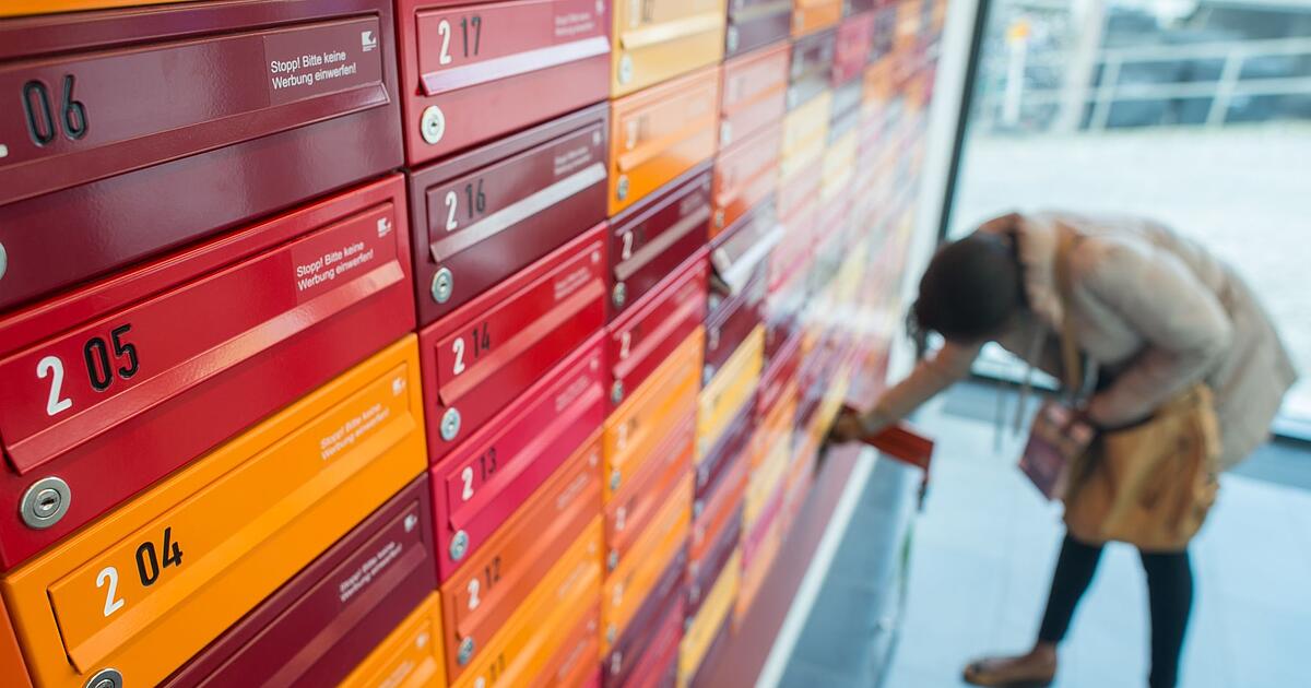 Orange Karte Im Briefkasten