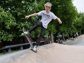 Beim Skatewettbewerb am YouCo-Sonntag geht es darum, möglichst trickreich zu sein.Guido Kirchner/dpa