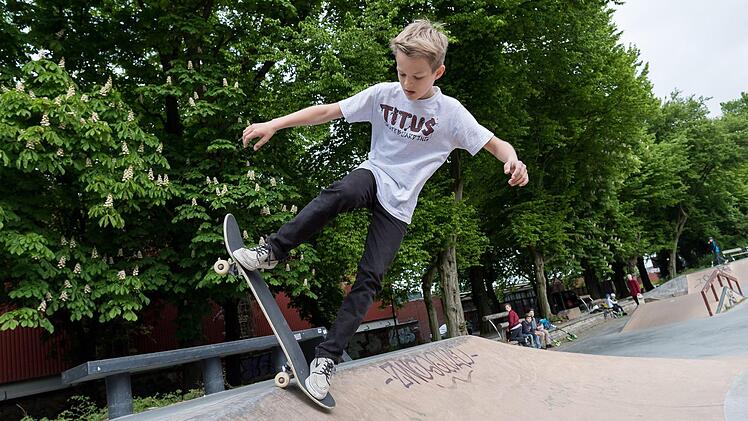 Beim Skatewettbewerb am YouCo-Sonntag geht es darum, möglichst trickreich zu sein.Guido Kirchner/dpa