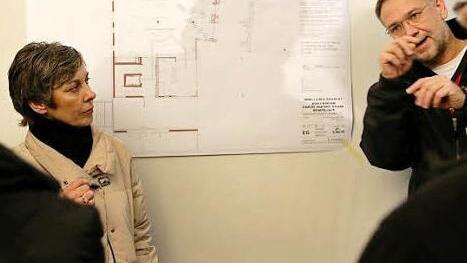 Doris Koschyk  (Leiterin der Stadtbibliothek)    und Architekt Thomas Krügel   führten am Donnerstag  den Stadtrat durch  das neue Gebäude