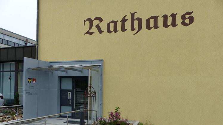 Der neu geschaffene Eingang des Verwaltungsgebäudes in Marktleugast Foto: Klaus-Peter Wulf