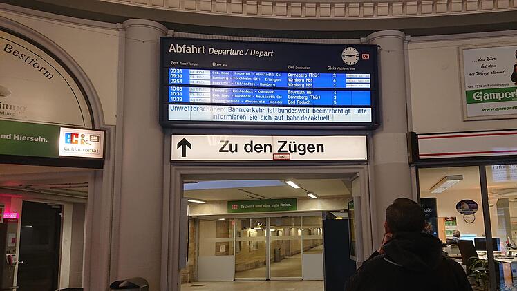 Auch am Coburger Bahnhof ging am Montag in Sachen Fernverkehr gar nichts. Berthold Köhler