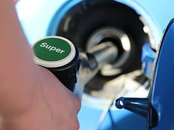 Spritpreise steigen: Benzin und Diesel werden 2022 teurer