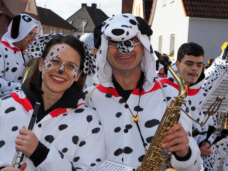 Wildes Faschingstreiben in Steinach an der Saale.