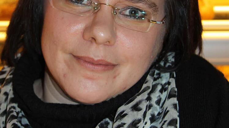 Karin Panzer, Einzelhandel: ,,Generell haben es heute Bäckereien und Konditoreien nicht einfach. In vielen Discountern oder Supermärkten gibt es zwischenzeitlich Brotbackautomaten, die frische Brötchen bieten. Da hat man es schon schwer. Wir können aber mit unserer Auswahl an Broten, Brötchen, Torten, Kuchen und Gebäck punkten. Die Kunden schätzen dies und kaufen gerne bei uns ein oder nutzen die Möglichkeit, bei uns Kaffee zu trinken.''