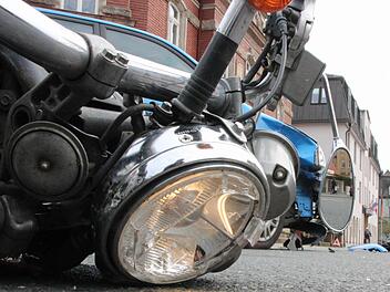 Am Motorrad und am Unfallauto entstand ein Gesamtschaden von rund 7000 Euro. Foto: Hofbauer