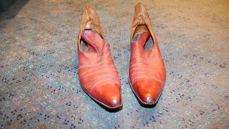 Original-Schuhe von der Landshuter Hochzeit.Foto: privat