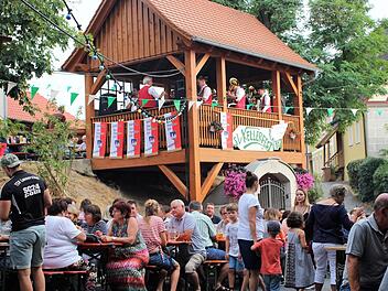 Die Kapelle "Drei-Franken-Eck" war aus erhobener Position für alle gut zu hören.   Foto: Evi Seeger