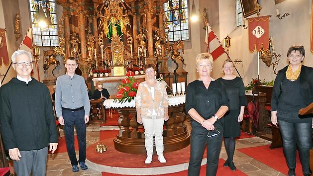 Sie haben in Glosberg den &bdquo;F&ouml;rderverein Kirchenmusik Mari&auml; Geburt Glosberg gegr&uuml;ndet. Von links Roberto Seidel (k&uuml;nstlerische Leitung), Daniel Prell, Sibylle Horn, Martina Stumpf (1. Vorsitzende), Kerstin Kopp, Annette Urban.