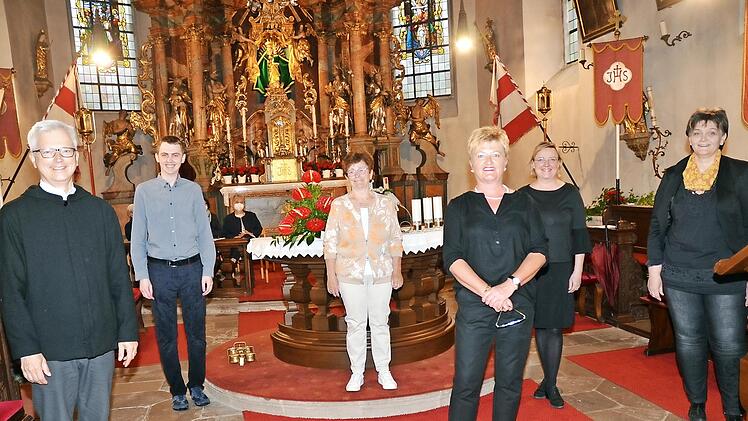 Sie haben in Glosberg den „Förderverein Kirchenmusik Mariä Geburt Glosberg gegründet. Von links Roberto Seidel (künstlerische Leitung), Daniel Prell, Sibylle Horn, Martina Stumpf (1. Vorsitzende), Kerstin Kopp, Annette Urban.