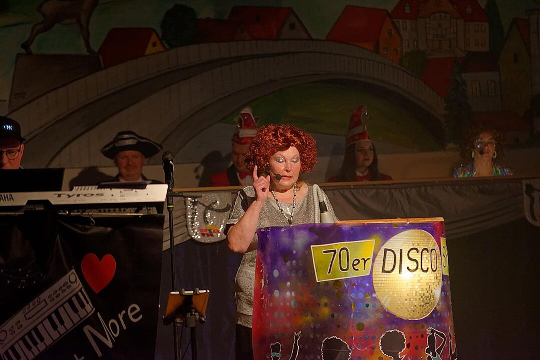 Motto: "Licht aus! Spot an! 70er Disco"