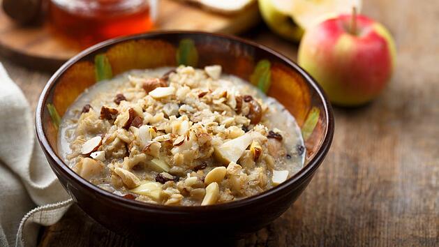 Auf diese Zutat solltest du unbedingt verzichten: Was du auf keinen Fall in deine Haferflocken mischen solltest