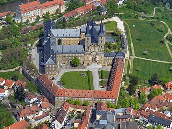 Dramatische Schäden: Seit Oktober 2012 ist die mittelalterliche Klosterkirche St. Michael aus Sicherheitsgründen gesperrt.   Foto: Ronald Rinklef