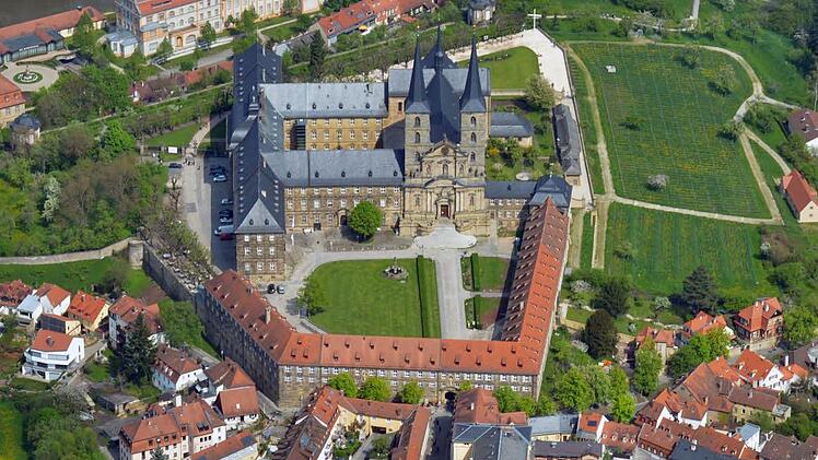 Dramatische Schäden: Seit Oktober 2012 ist die mittelalterliche Klosterkirche St. Michael aus Sicherheitsgründen gesperrt.   Foto: Ronald Rinklef