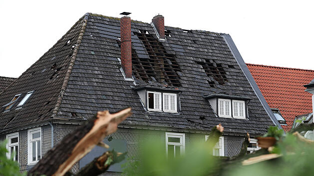 Ein Tornado hat in Oberbayern Dächer beschädigt
